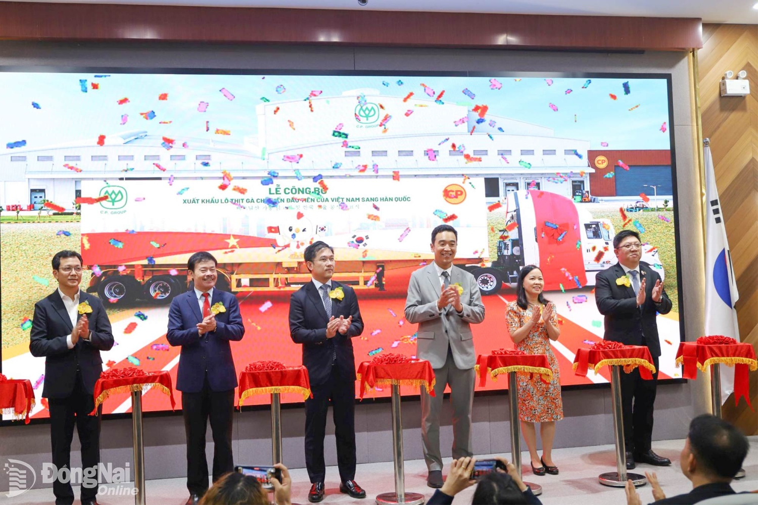 lô thịt gà chế biến đầu tiên của Việt Nam xuất khẩu vào thị trường Hàn Quốc
