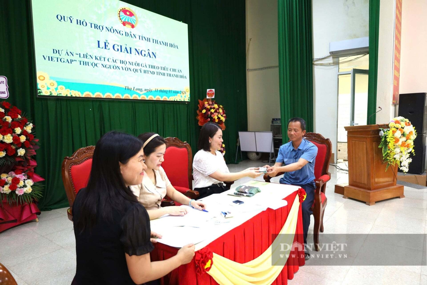 Thanh Hóa Giải ngân 500 triệu đồng từ Quỹ Hỗ trợ nông dân để phát triển chăn nuôi gà theo hướng VietGAP