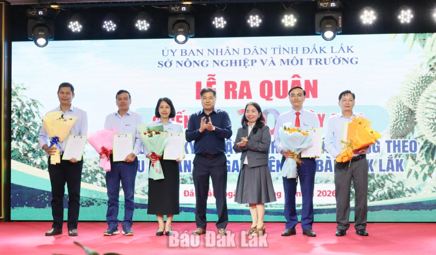Ảnh 3 Ra quân chiến dịch 30 ngày đêm hướng dẫn kỹ thuật canh tác sầu riêng theo tiêu chuẩn VietGAP